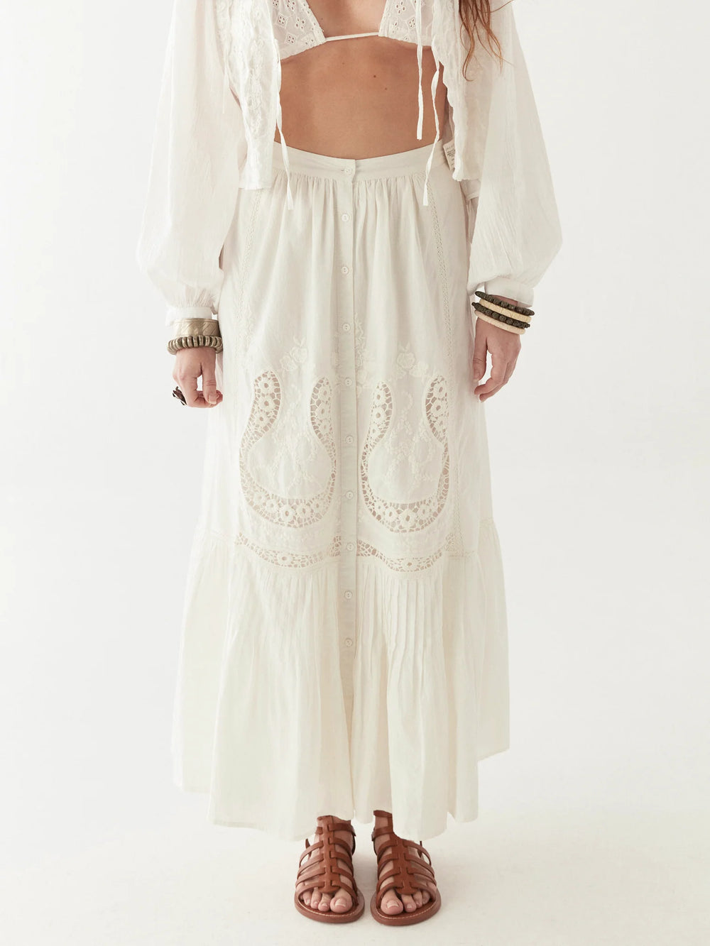 The crisp cotton Maison Hotel Luisa Skirt offers a perfect balance of structure and softness for your warm-weather style. Shop it at Harbour Thread boutique!
