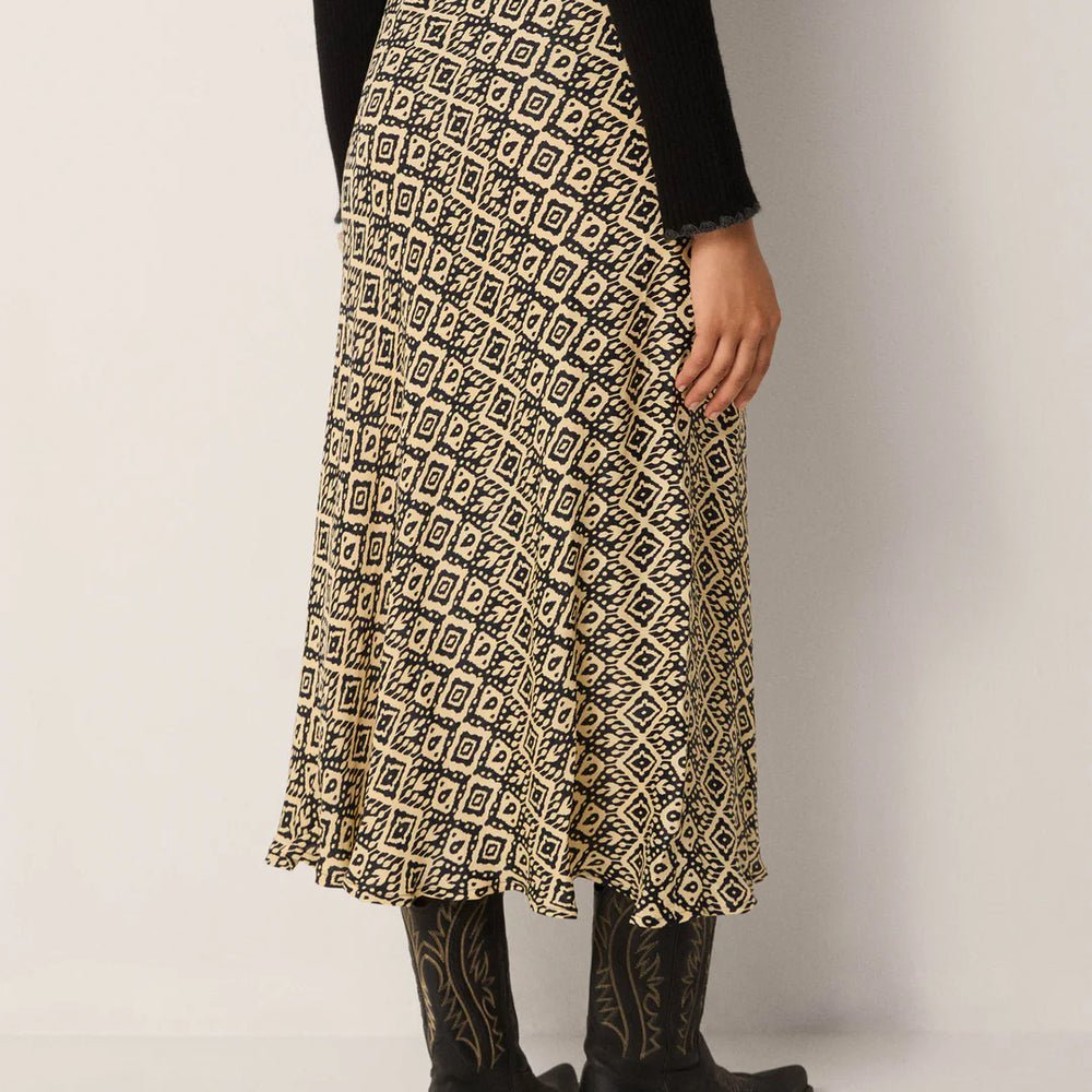 Women's Viscose Satin Crepe midi skirt from Maison Hotel 