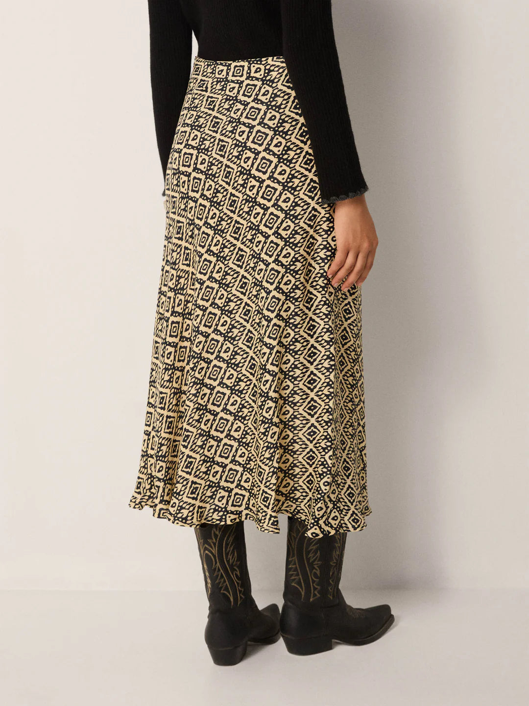 Women's Viscose Satin Crepe midi skirt from Maison Hotel 