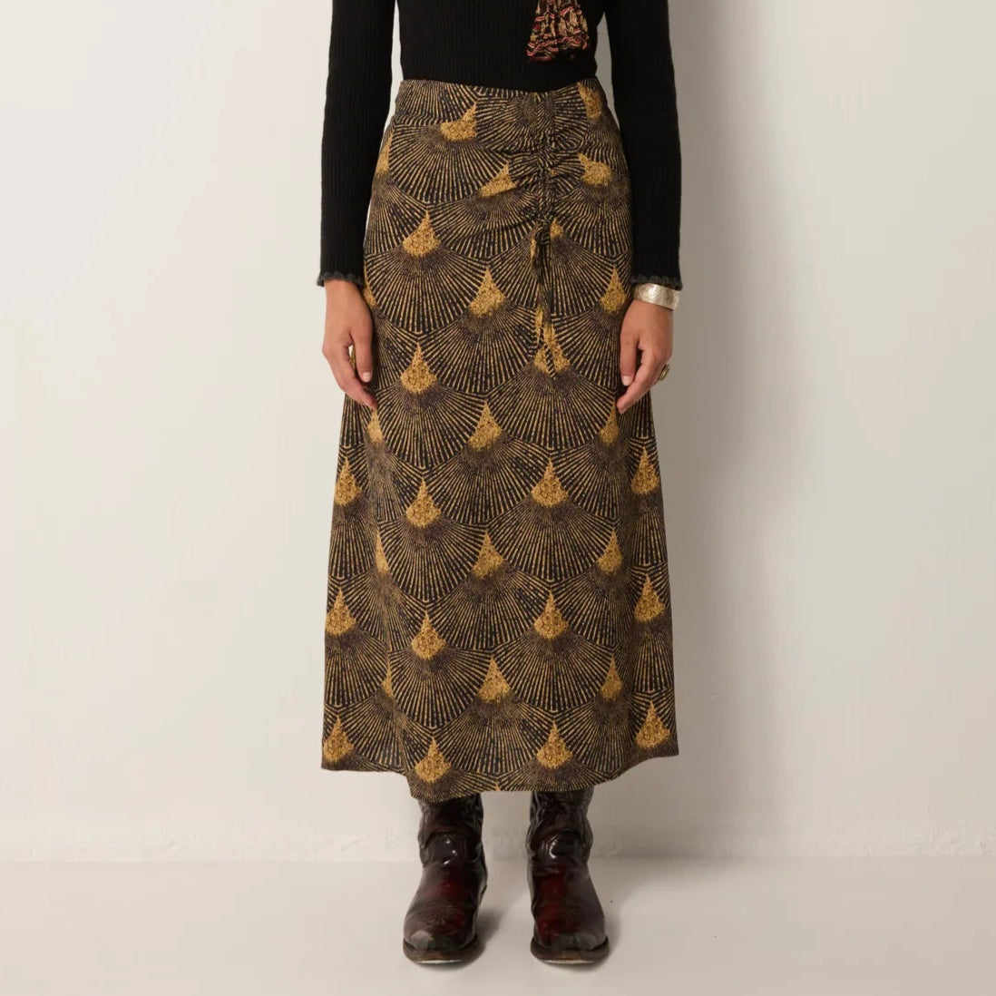 The Peacok Avocado Lala Skirt by Maison Hotel