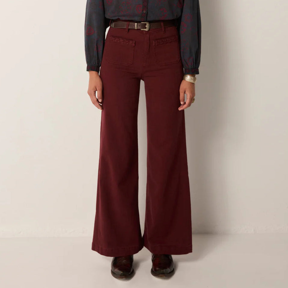 The Maison Hotel Giuletta Pant in Capuleto Grape.
