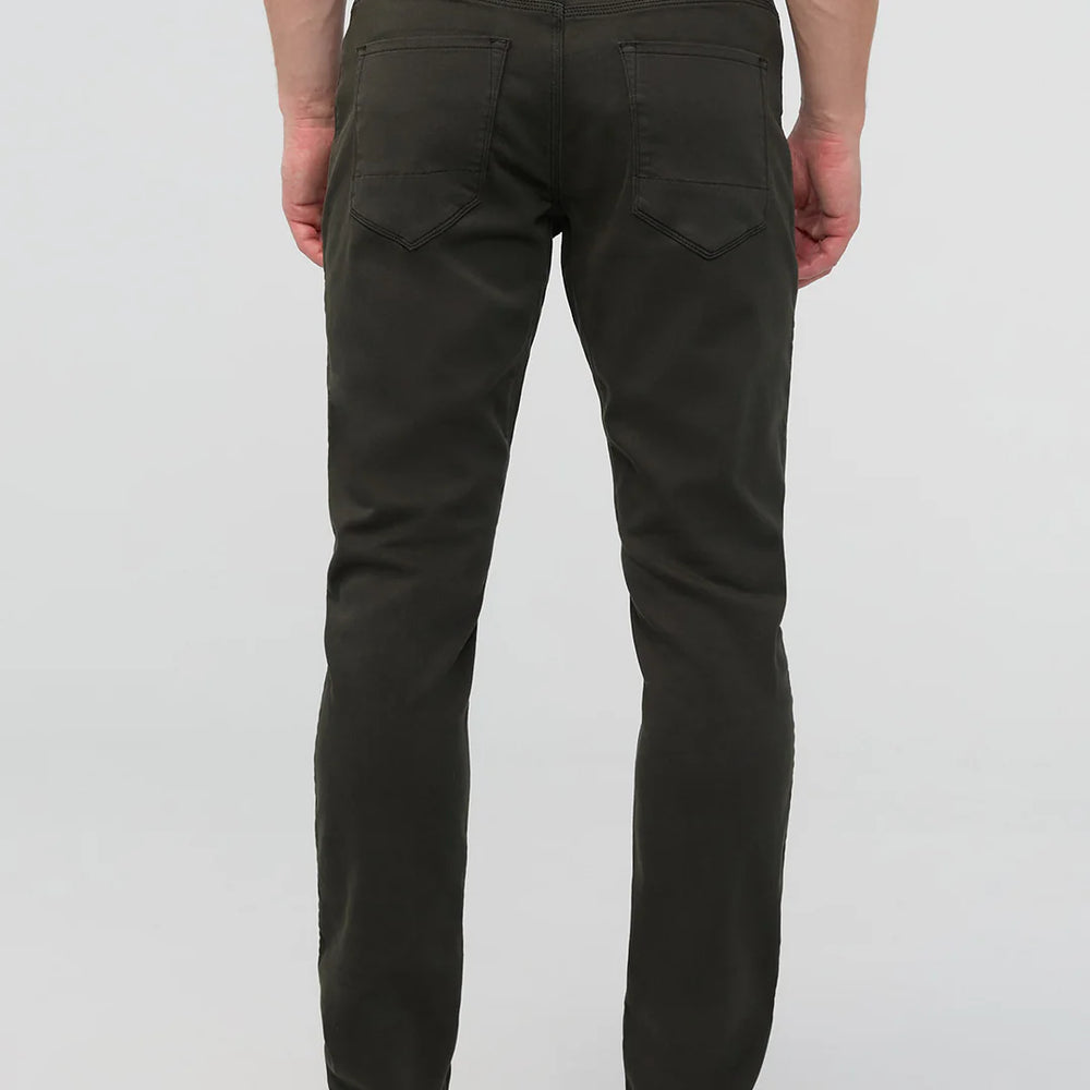 
                      
                        DUER No Sweat Relaxed Taper - Evergreen
                      
                    