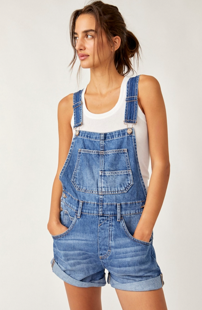 The Free People Ziggy Shortall are a true summertime staple with endless ways to style. Shop them at Harbour Thread women's boutique in Burlington, VT!