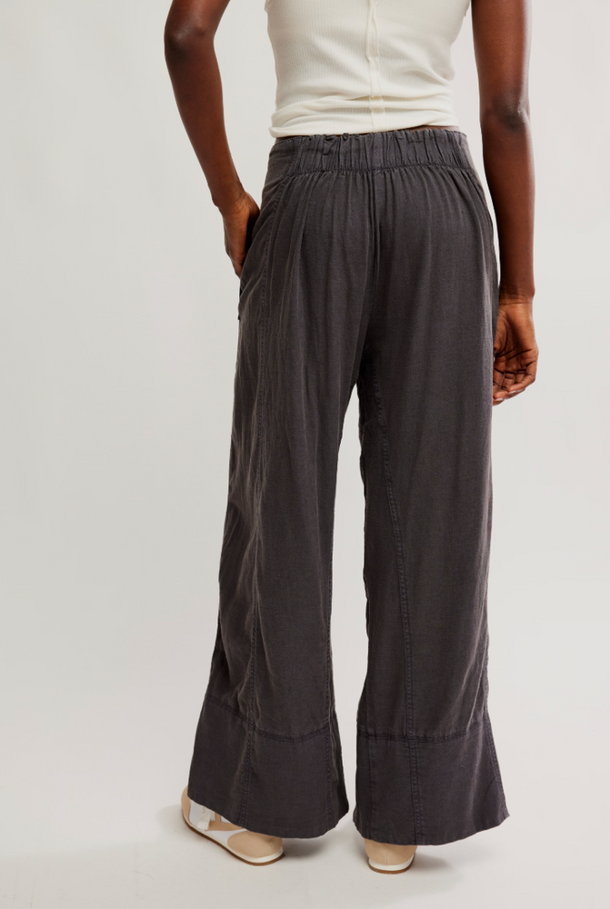 
                      
                        Black wide leg linen-blend women's pants
                      
                    