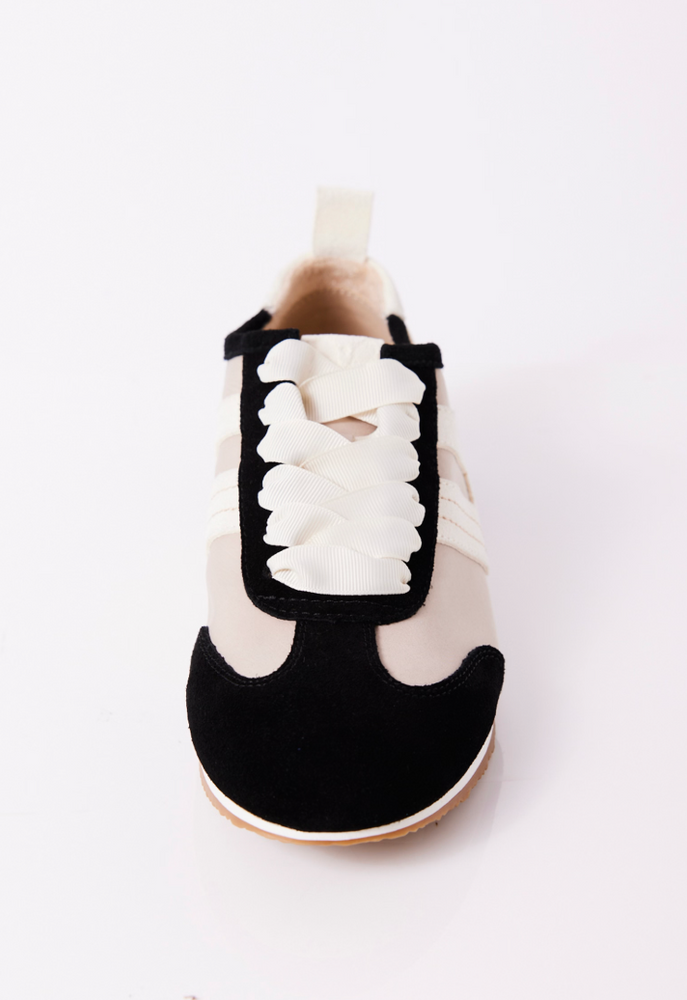 
                      
                        Women's colorblock tennis shoes
                      
                    