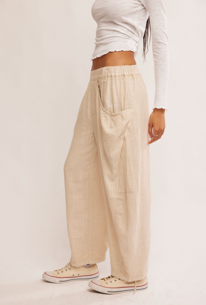 
                      
                        Relaxed fit women's linen pants
                      
                    