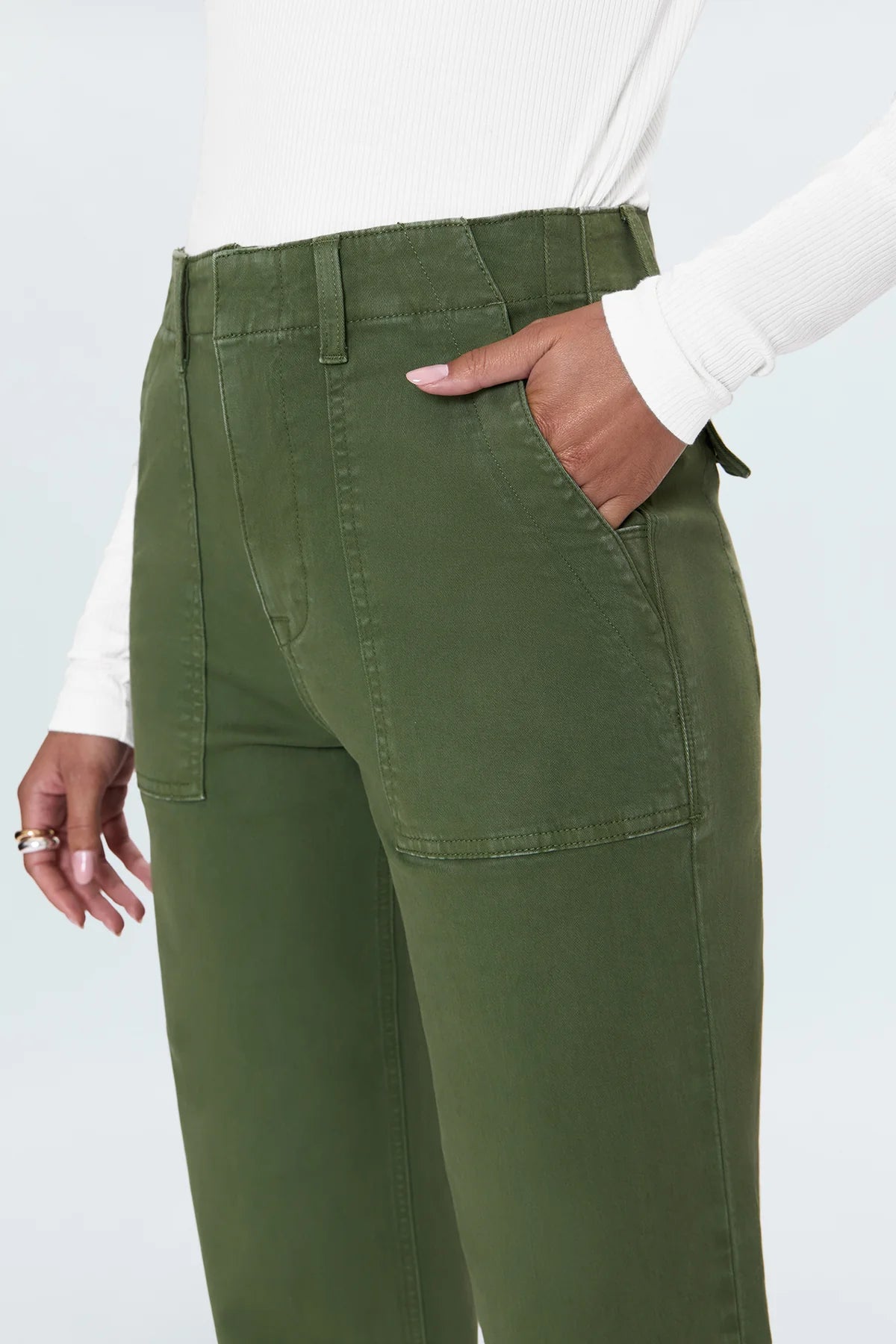 The Sophia pant features patch front pockets with seaming