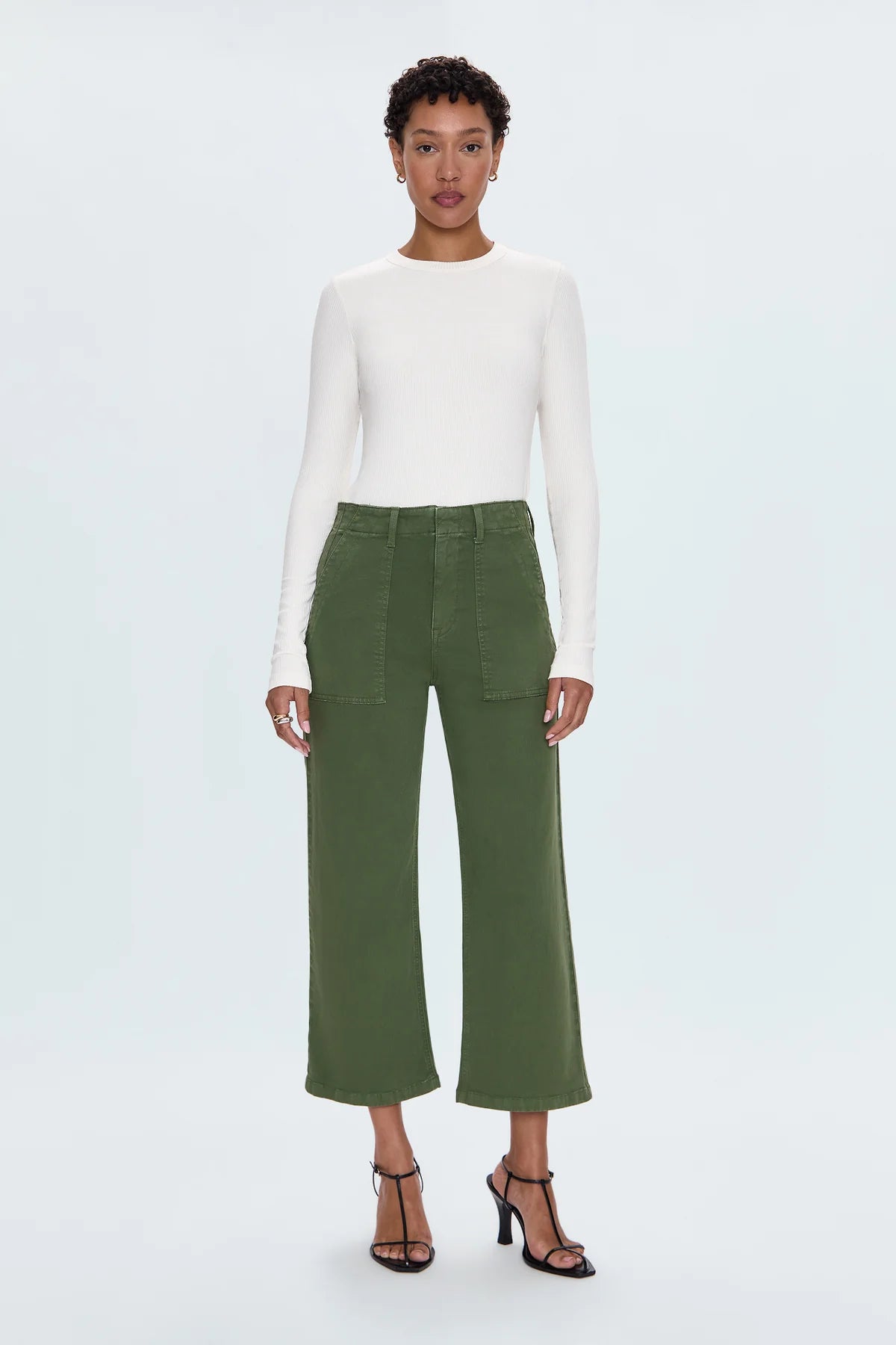 Pistola's Sophia pant offers a relaxed, wide leg silhouette with a cropped, ankle length hem, and is crafted from a comfort stretch fabric