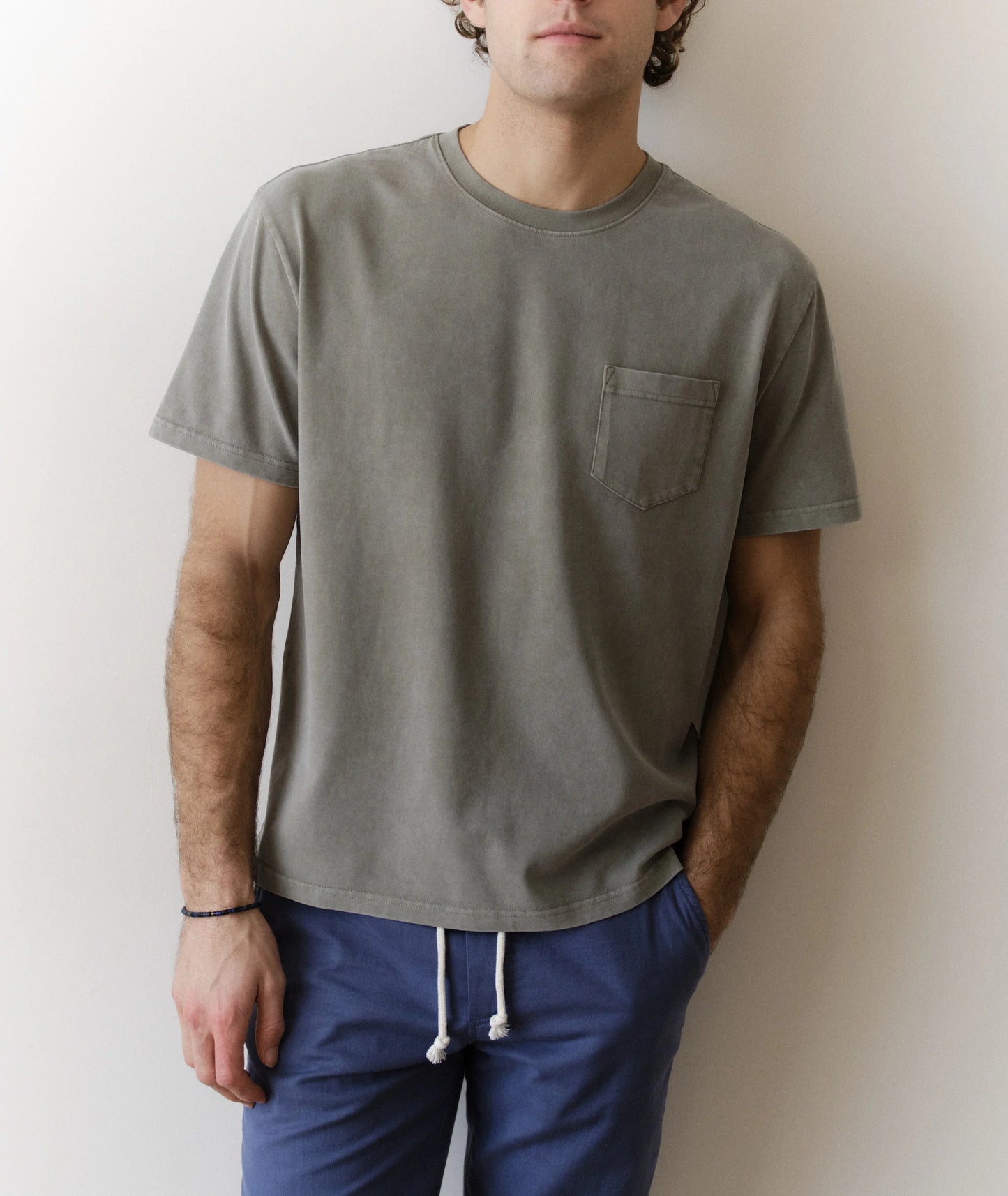 Men's faded green short sleeve pocket tee