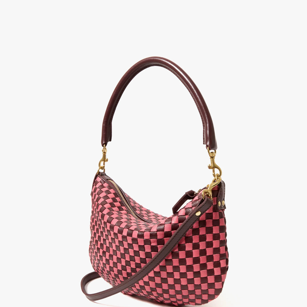 
                      
                        Clare V. Petit Moyen Messenger
                      
                    