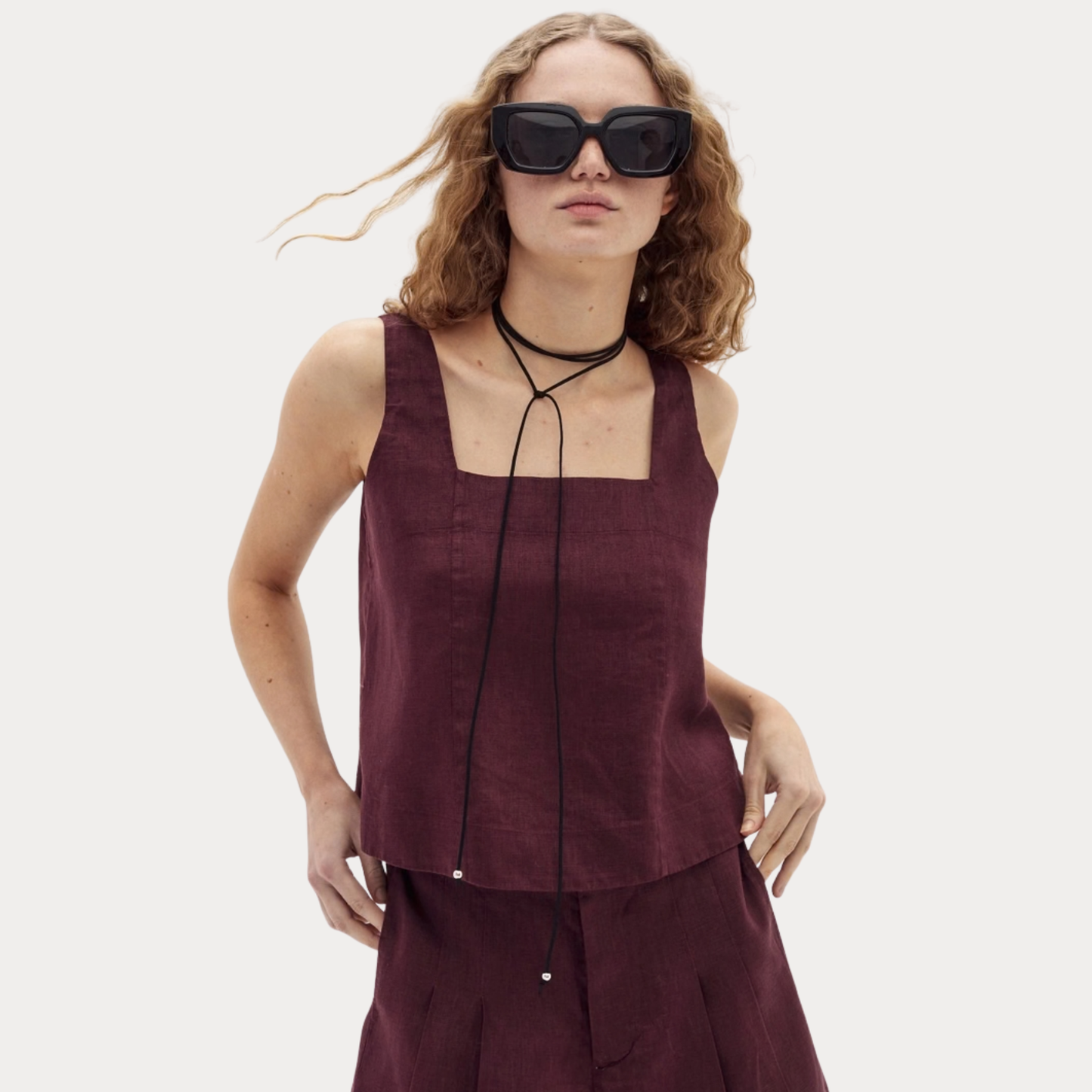 Lanhtropy Mei Linen Top in Deep Merlot