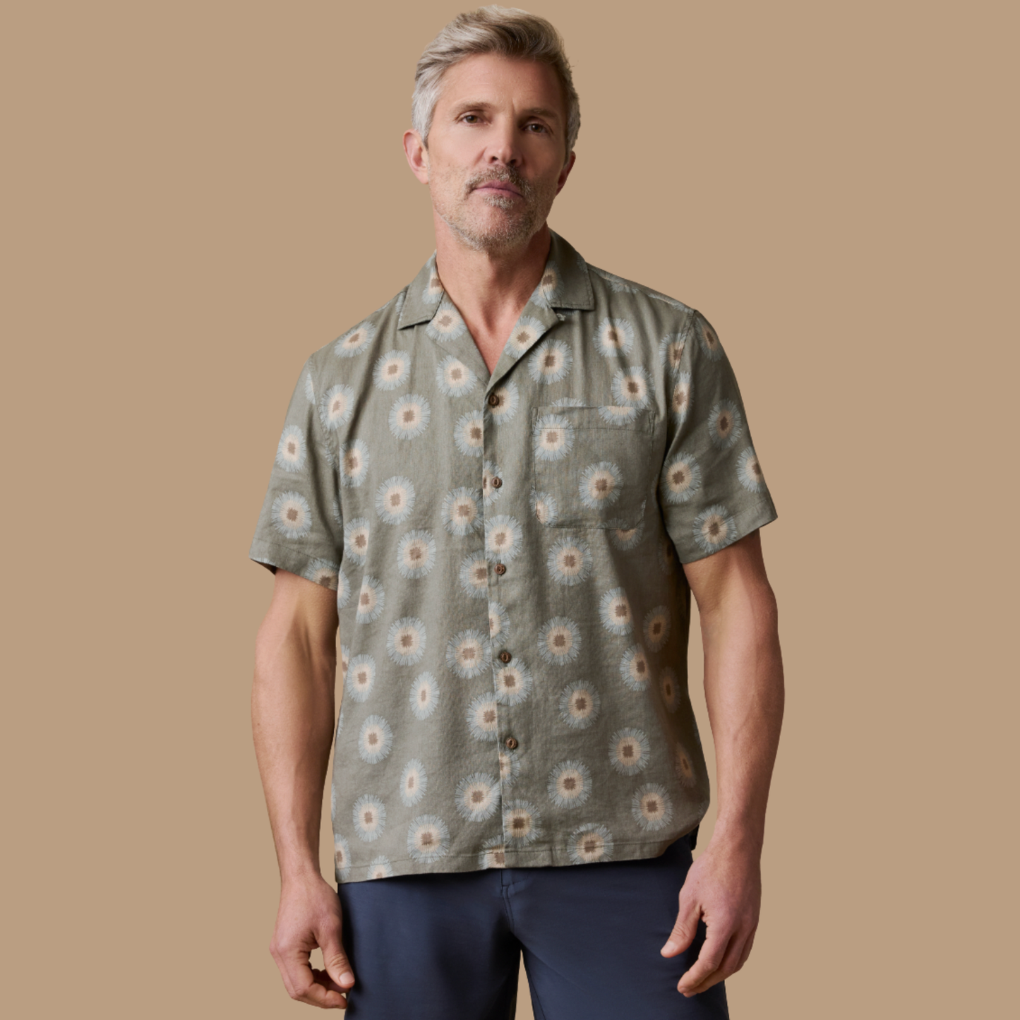 Faherty Short Sleeve Breeze Camp Shirt in Island Olive Fireworks