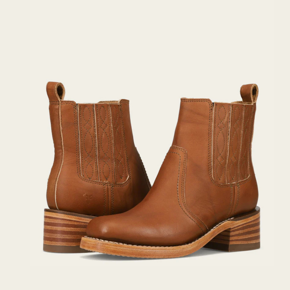 
                      
                        Inspired by the Campus 14L, this versatile ankle boot offers endless ways to style and all-day wearability. Find your pair at Harbour Thread in Burlington, VT. 
                      
                    