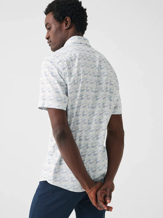 Load image into Gallery viewer, Faherty Men&amp;#39;s Short Sleeve Movement Shirt - Ivory Endless Peaks
