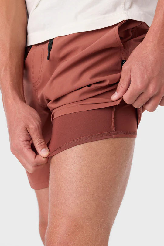 Undershorts detail on the Rustic Brown Perform Lined 17" Athletic Shorts by O’Neill