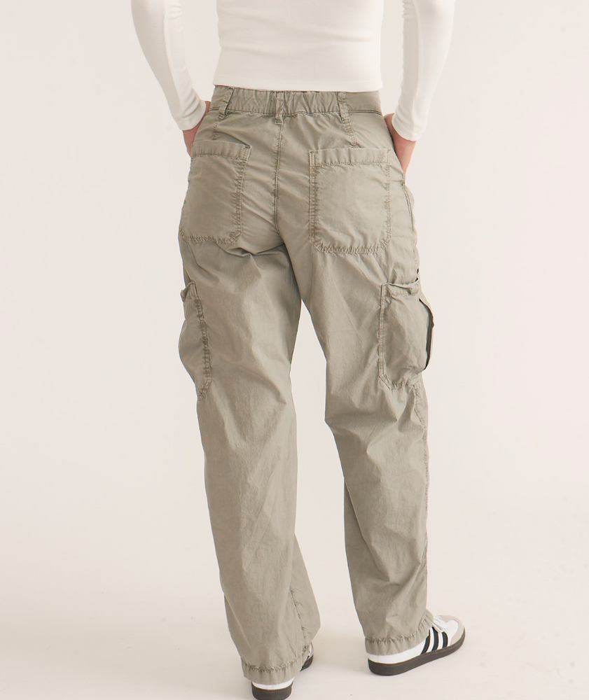 
                      
                        Back details on the Jo Wide Leg Utility Cargo by Marine Layer
                      
                    