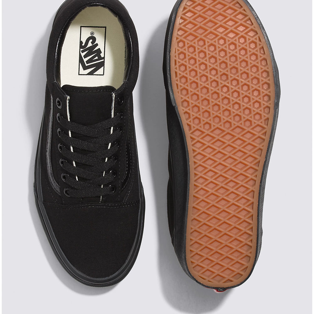 Top and bottom flat lay view of the Vans Men's all black Canvas Old Skool Sneaker