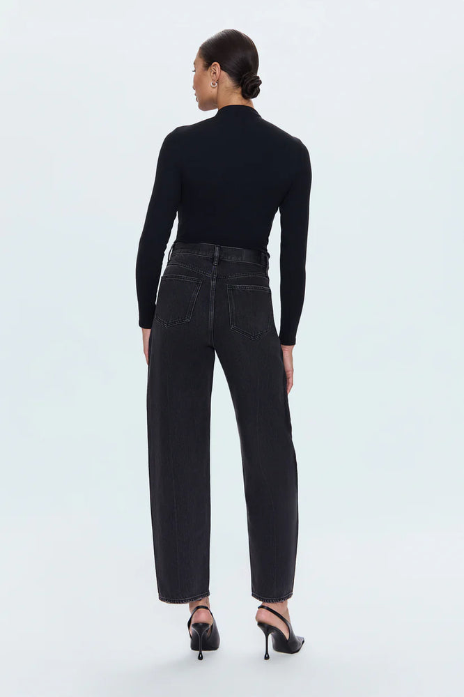 
                      
                        PISTOLA Wes High Rise Barrel Jean
                      
                    