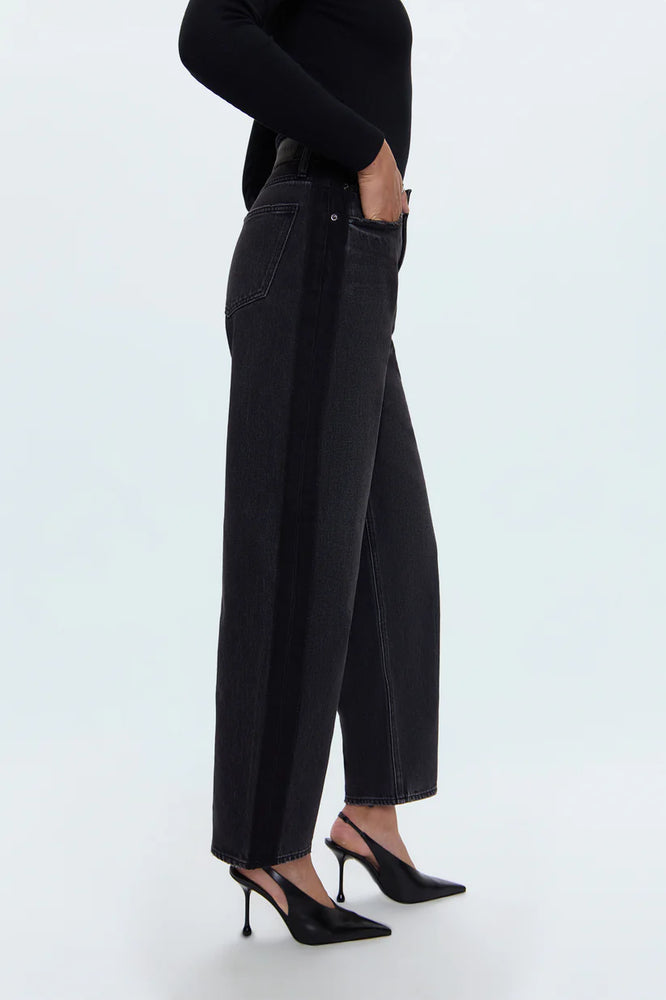 
                      
                        PISTOLA Wes High Rise Barrel Jean
                      
                    