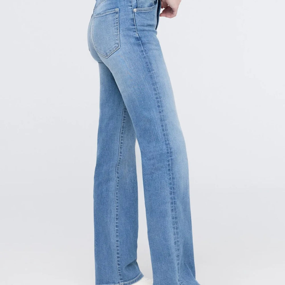 
                      
                        DUER Women's Performance Denim+ High Rise Straight
                      
                    