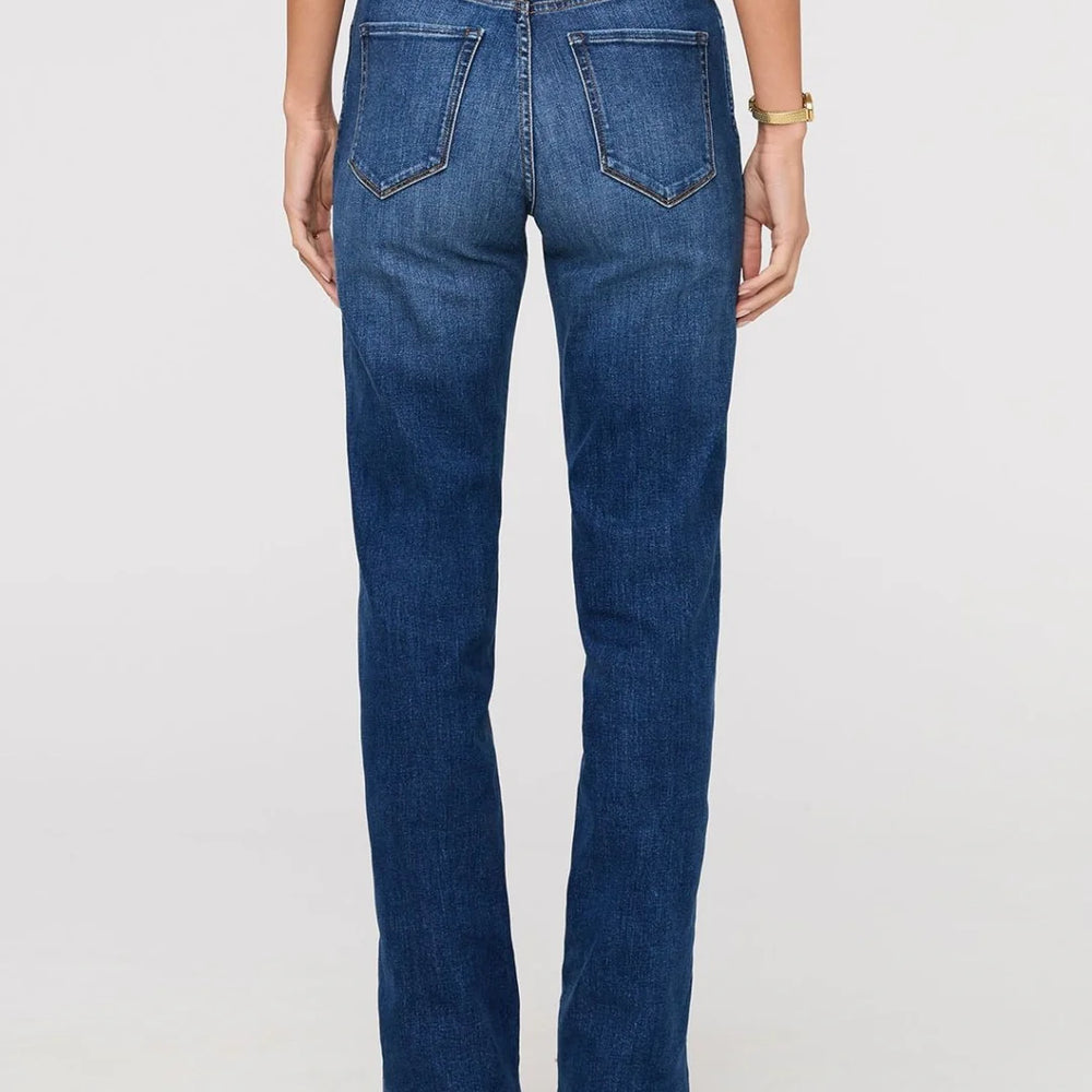 
                      
                        Person wearing blue jeans on a white background
                      
                    