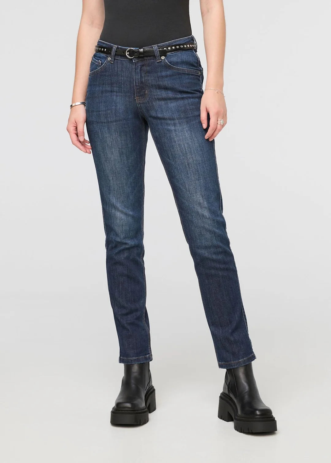 DUER's Girlfriend fit is a nod to the slouchy look of a boyfriend fit paired with flattering silhouette. Find your pair at Harbour Thread in Burlington, VT. 