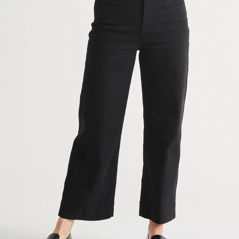 
                      
                        Front view of the Black LuxTwill High Rise Trouser by DU/ER
                      
                    