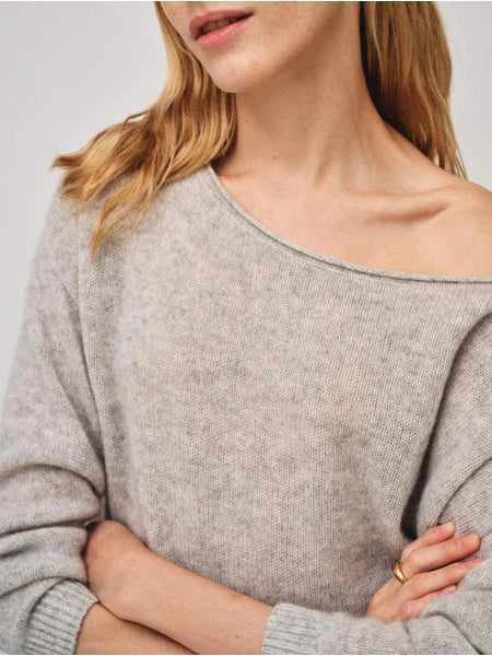 Front detail view of the White + Warren Cashmere Featherweight Off Shoulder Top in the color Misty Grey Heather