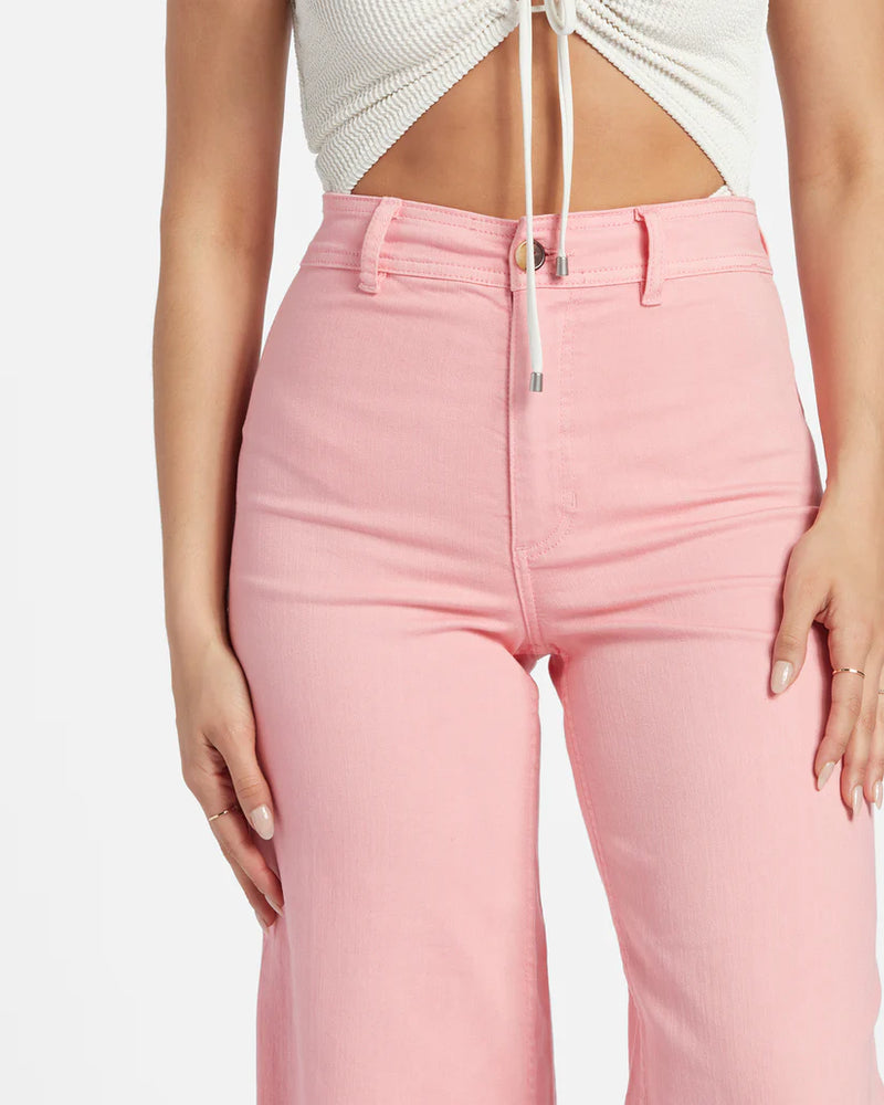 
                      
                        Front detail view of the pink Free Fall pants from Billabong
                      
                    