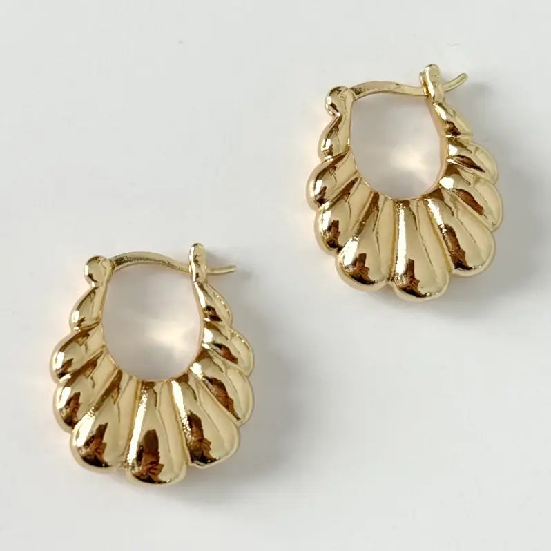 The Tramps + Thieves Little Scallop Hoops