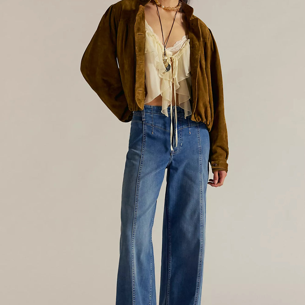 Level up your everyday style with these soft, retro-inspired wide leg jeans from Free People. Find your pair at Harbour Thread boutique in Burlington, VT!