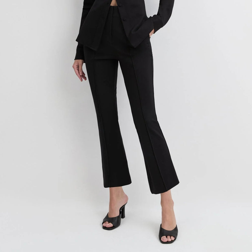 Woman wearing The Alissa Pant from Favorite Daughter