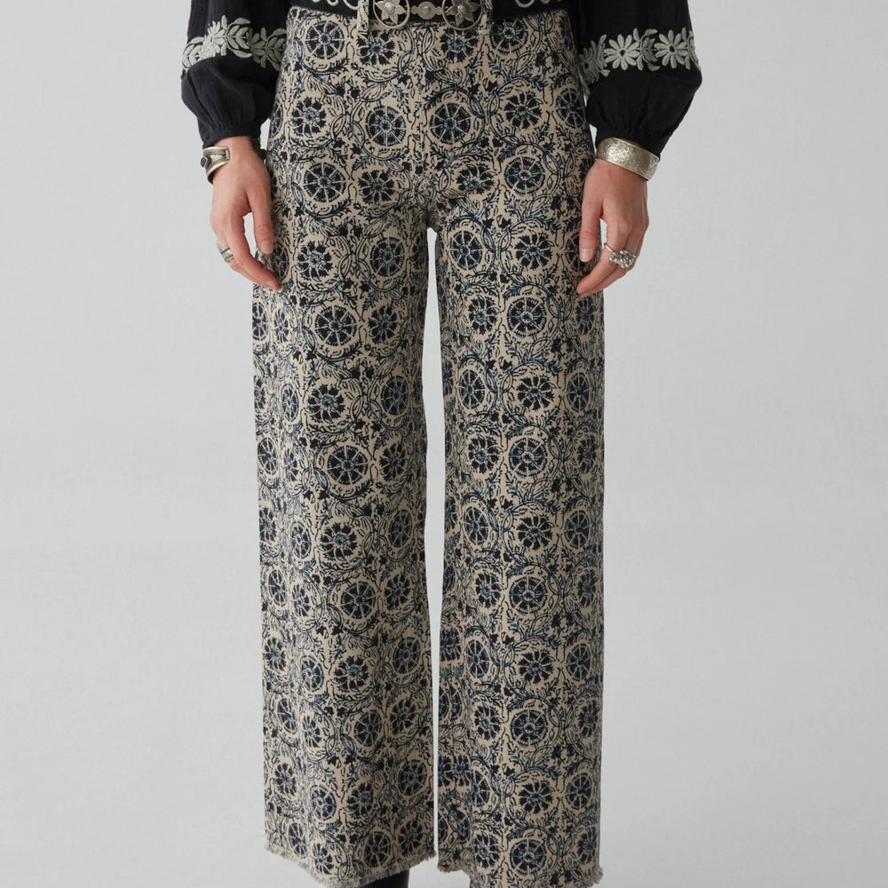 
                      
                        The Étoile Polaire Indiano Pant from Maison Hotel
                      
                    