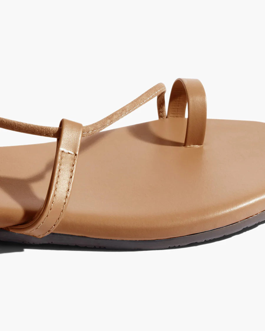 toe loop sandals