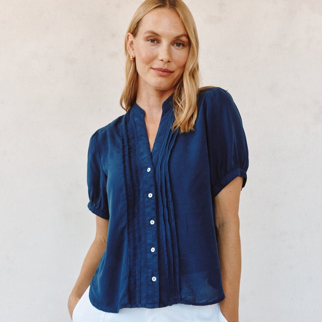 Bella Dahl Short Sleeve Pintuck Shirt in Navy Dusk