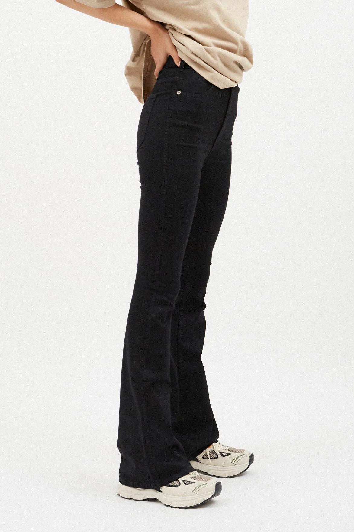 Dr. Denim Moxy Flare Jeans - Black