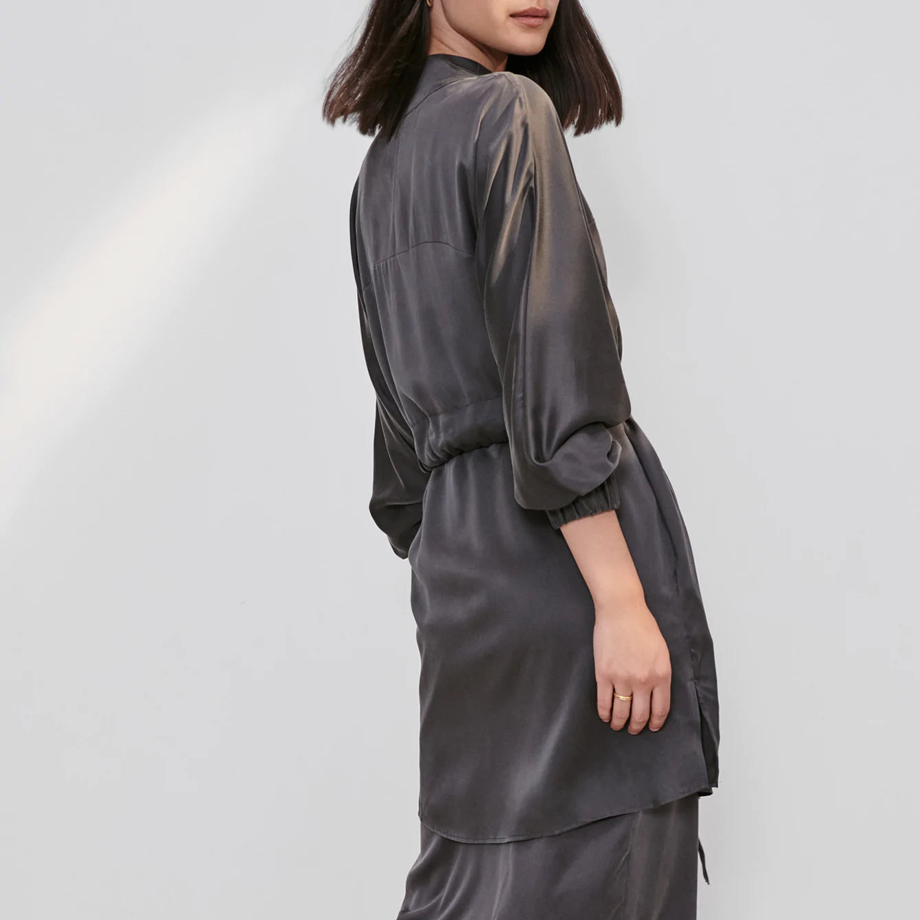 LUNYA Washable Silk Robe - Meditative Grey