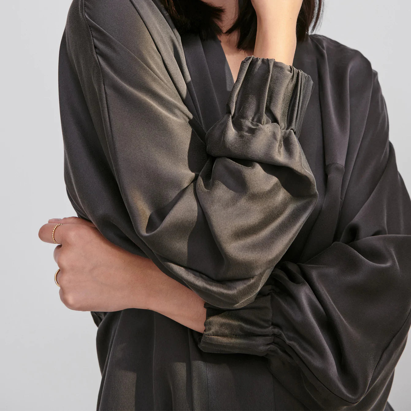 LUNYA Washable Silk Robe - Meditative Grey