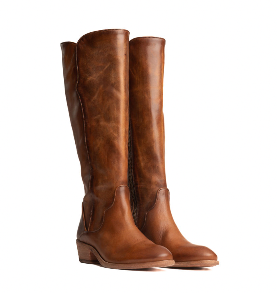 FRYE Carson Piping Tall - Caramel