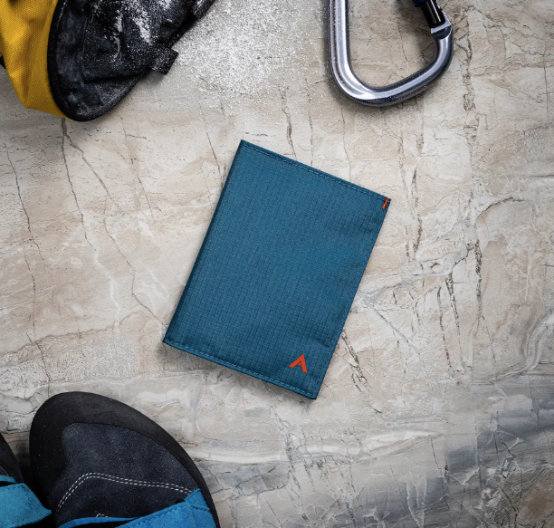 
                      
                        The Original (Nylon RFID) - Indigo Blue
                      
                    