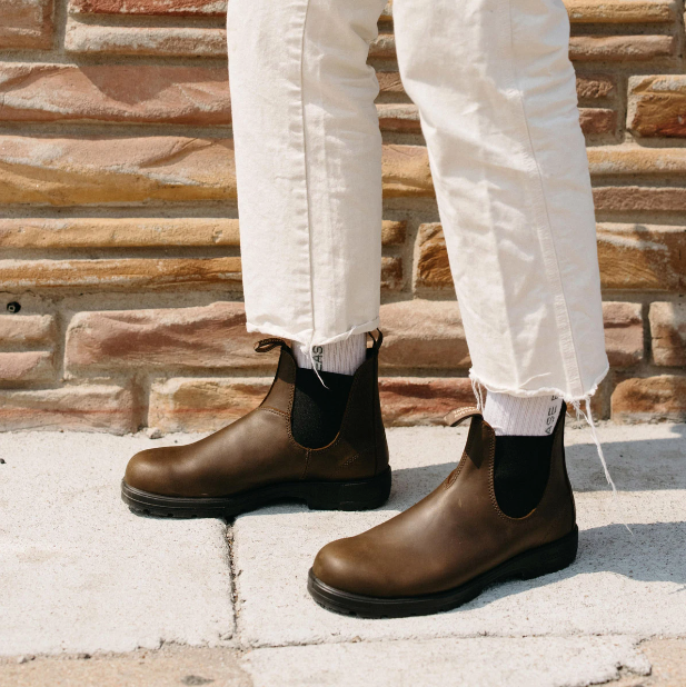 Blundstone 1609 Men s Chelsea Boot Antique Brown